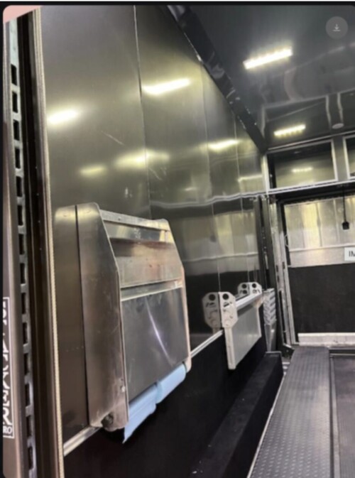2022 United 30' Stacker Tag, Awning, 17.5 Aluminum Wheels & Tires, Loaded - Image 19